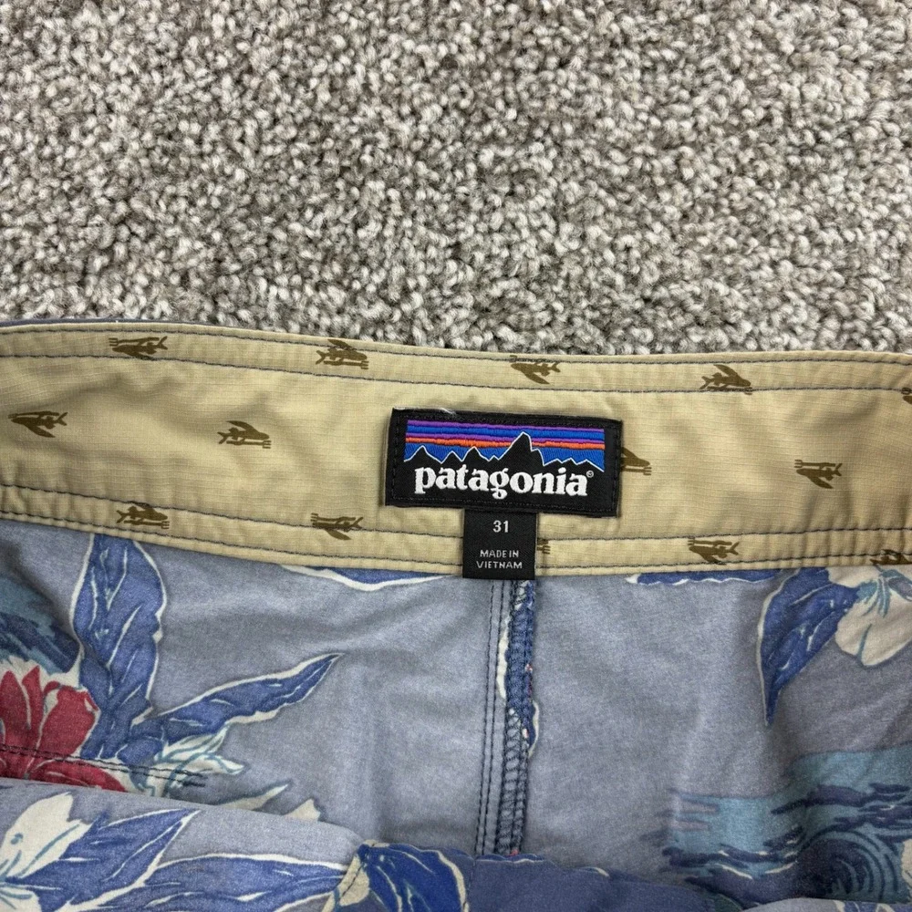 Patagonia Wavefarer Board Shorts Mens 31 Scallop Hem Nylon Floral Trunks 86731